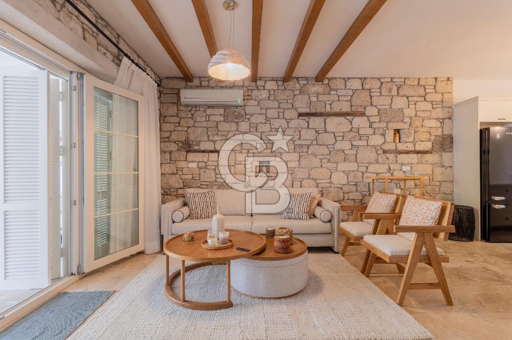 Alaçatı’da Satılık Cumbalı, Eşyalı 3+1 Villa