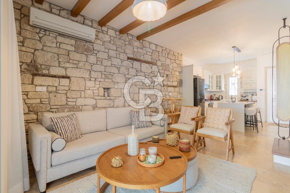 Alaçatı’da Satılık Cumbalı, Eşyalı 3+1 Villa