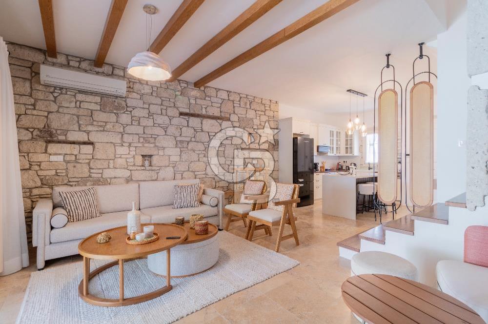 Alaçatı’da Satılık Cumbalı, Eşyalı 3+1 Villa