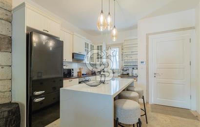 Alaçatı’da Satılık Cumbalı, Eşyalı 3+1 Villa