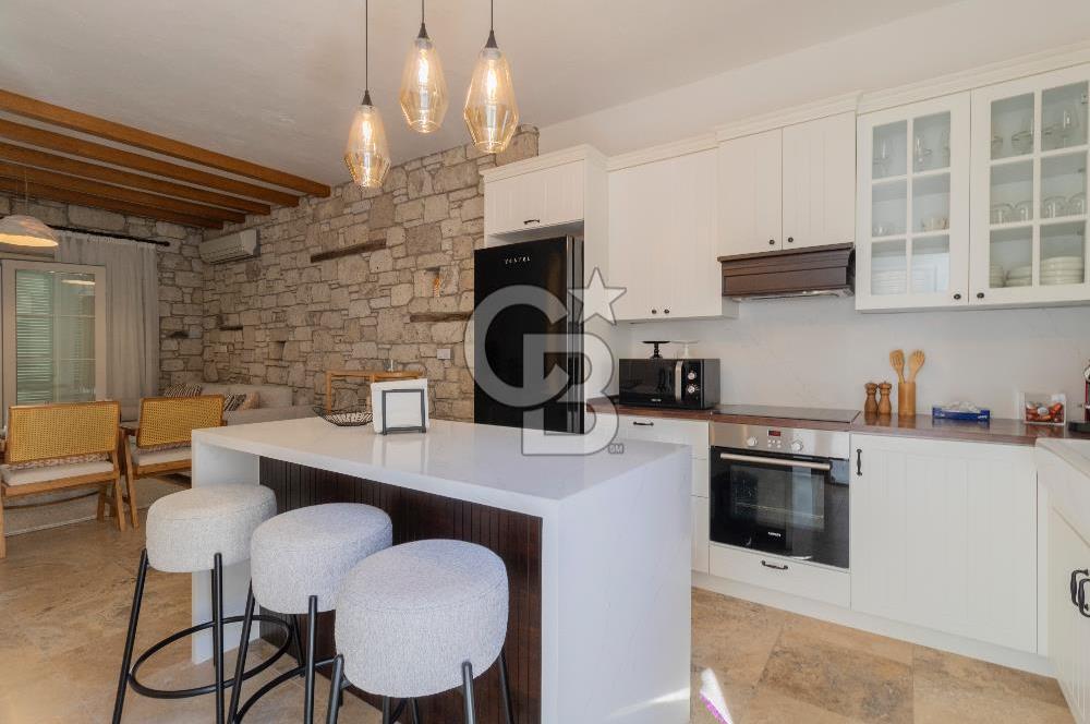 Alaçatı’da Satılık Cumbalı, Eşyalı 3+1 Villa