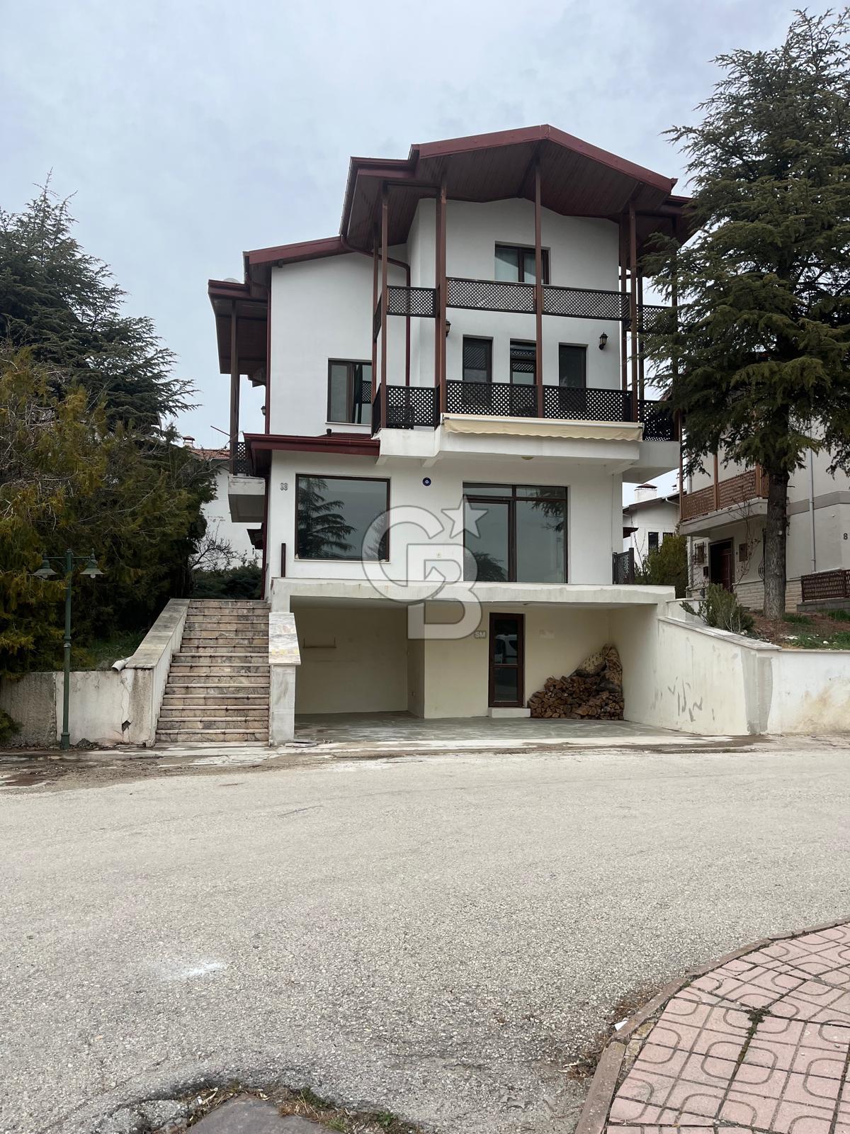 CB SITKI ŞİMŞEK'TEN DOKTORLAR SİTESİNDE TAMAMEN YENİLENMİŞ VİLLA