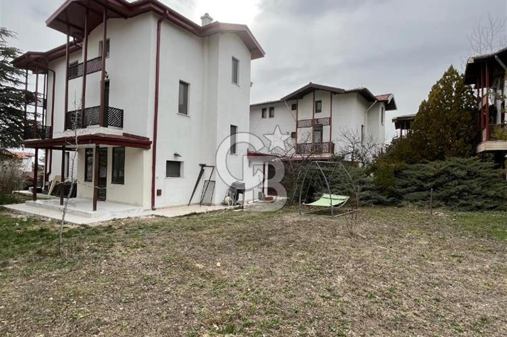 CB SITKI ŞİMŞEK'TEN DOKTORLAR SİTESİNDE TAMAMEN YENİLENMİŞ VİLLA