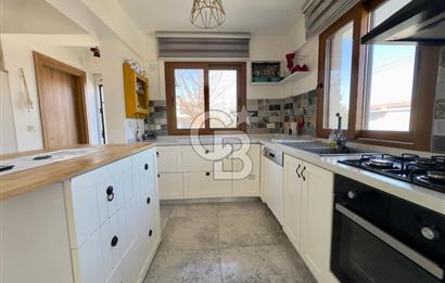 URLA GÜLBAHÇE 302m2 ARSA İÇİNDE SATILIK MÜSTAKİL VİLLA