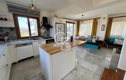 URLA GÜLBAHÇE 302m2 ARSA İÇİNDE SATILIK MÜSTAKİL VİLLA