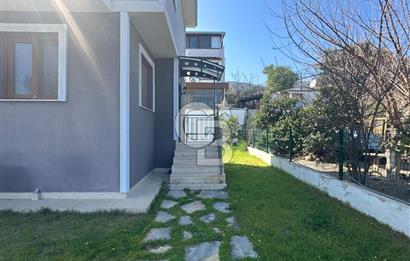 URLA GÜLBAHÇE 302m2 ARSA İÇİNDE SATILIK MÜSTAKİL VİLLA