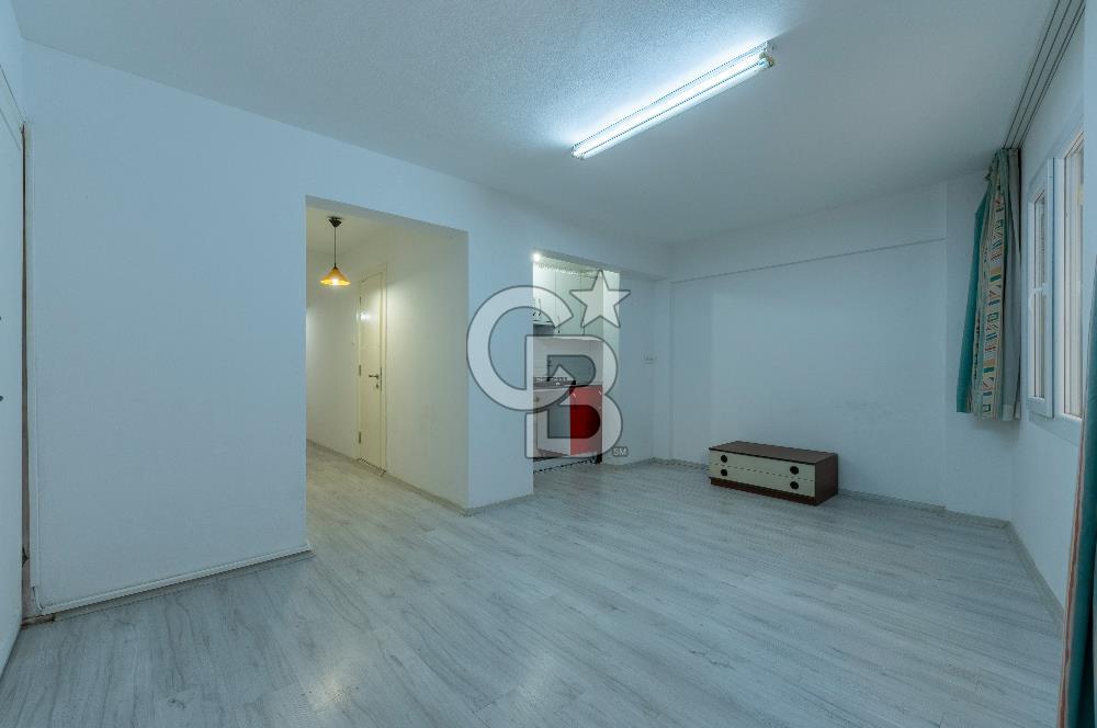 KARŞIYAKA ÇARŞI ARABACILAR SOKAKTA TADİLATLI KİRALIK OFİS BÜRO