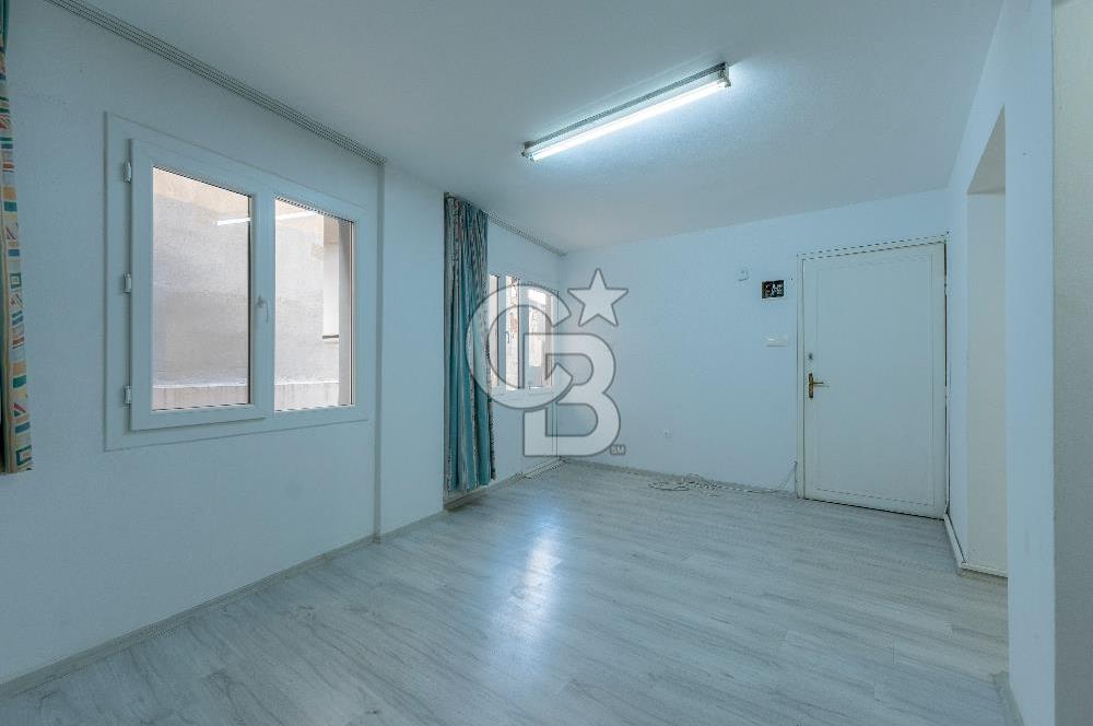 KARŞIYAKA ÇARŞI ARABACILAR SOKAKTA TADİLATLI KİRALIK OFİS BÜRO