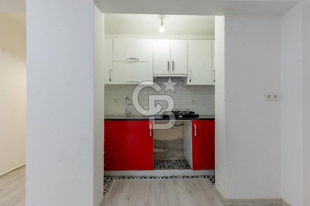 KARŞIYAKA ÇARŞI ARABACILAR SOKAKTA TADİLATLI KİRALIK OFİS BÜRO