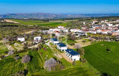 Çanakkale Çınarlı Köyünde Boğaz Manzaralı 3+1 Satılık Villa