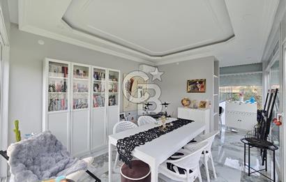 Ayvalık'ta Denize Sıfır Sitede Satılık Eşyalı Lüks Villa 