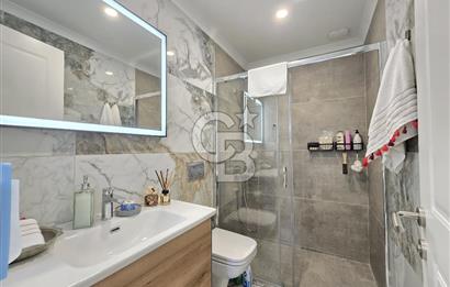 Ayvalık'ta Denize Sıfır Sitede Satılık Eşyalı Lüks Villa 