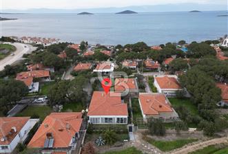 Ayvalık'ta Denize Sıfır Sitede Satılık Eşyalı Lüks Villa  - 3 - 339880