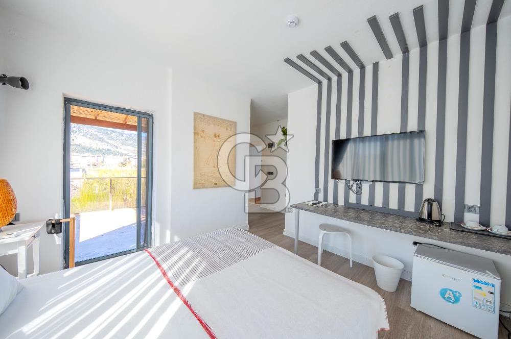 KARABURUN, MORDOĞANDA SATILIK BUTİK OTEL 