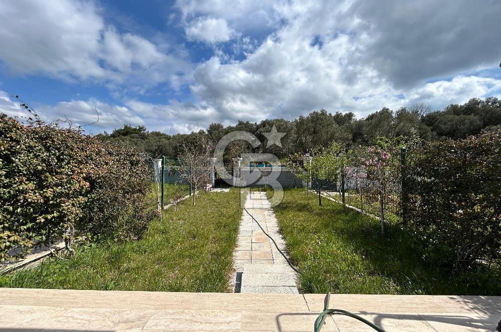 Ayvalık Küçükköy Mahallesin'de Satılık 3+1 Villa