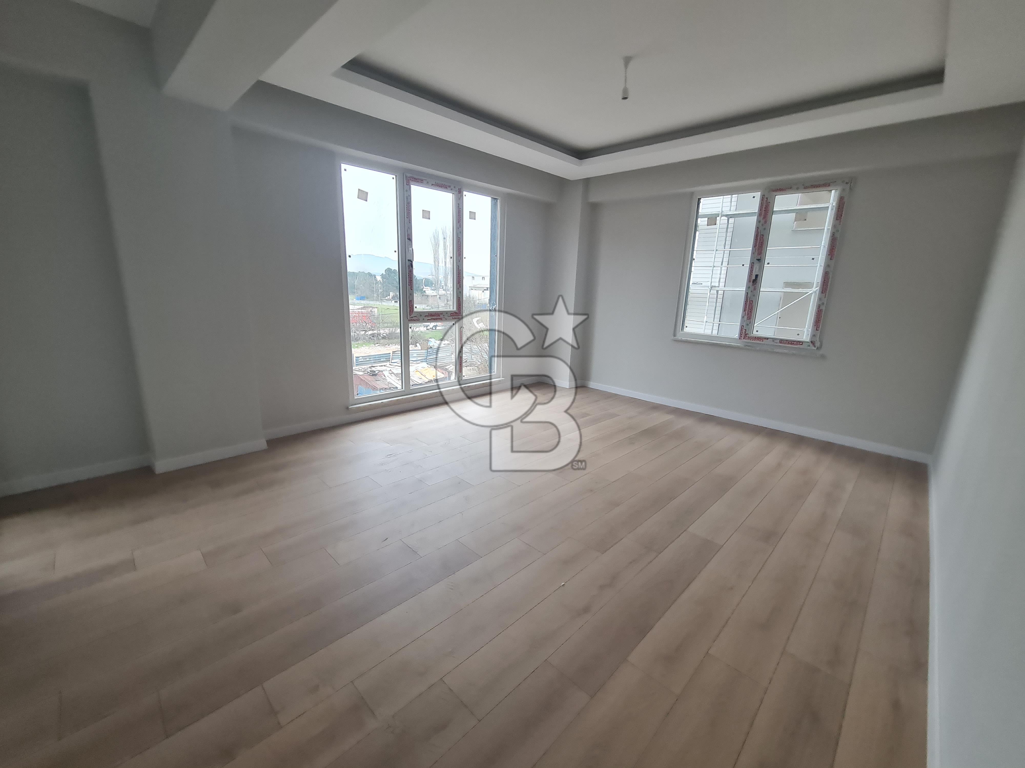 Site içerisinde satılık geniş daire