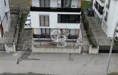 Sakarya Yazlıkta Caddeye Yakın | 165 m² Ferah Yaşam Alanı