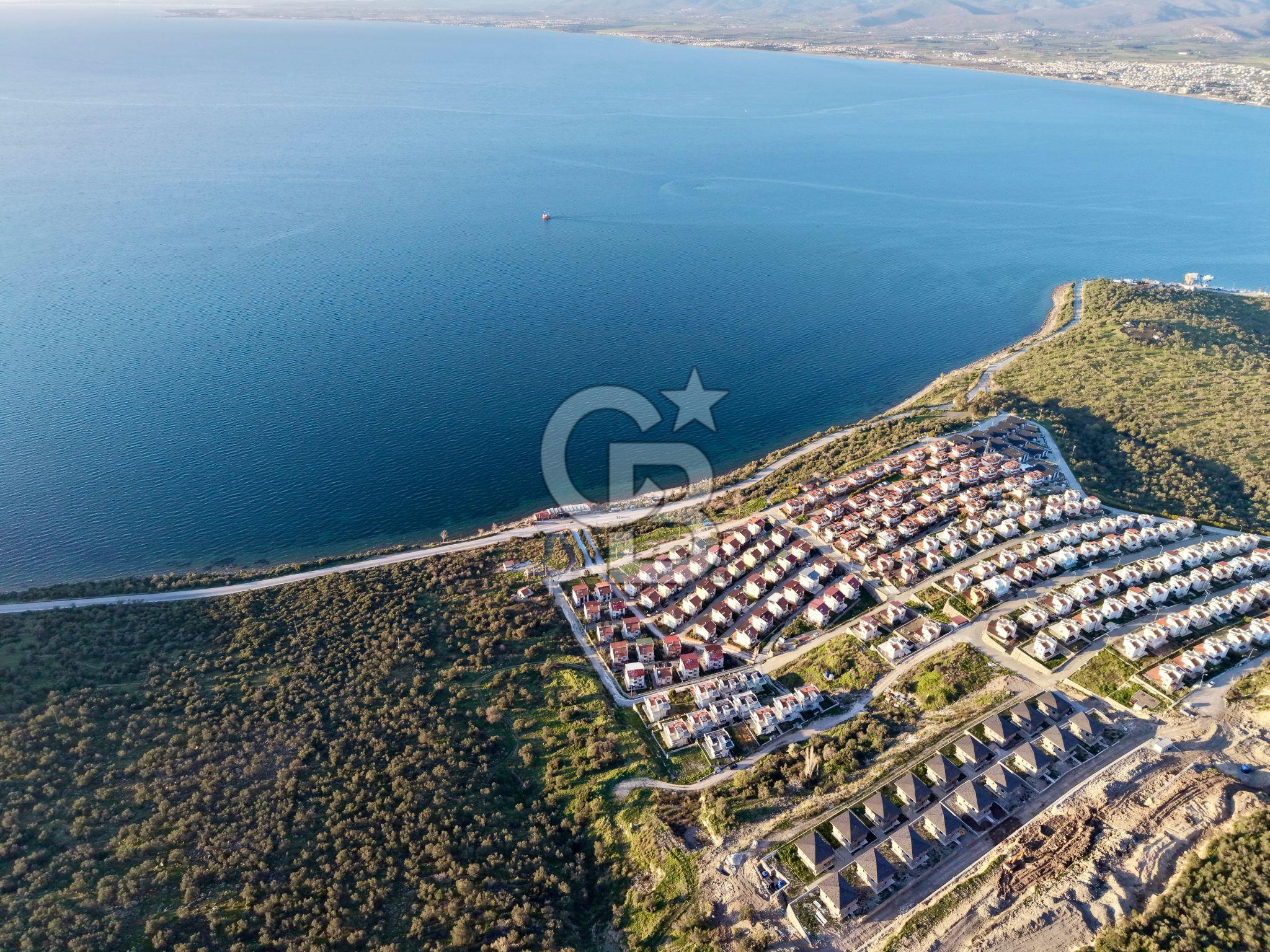 Coldwell Banker Route'dan Satılık Denize Sıfır Emsalsiz Arsa