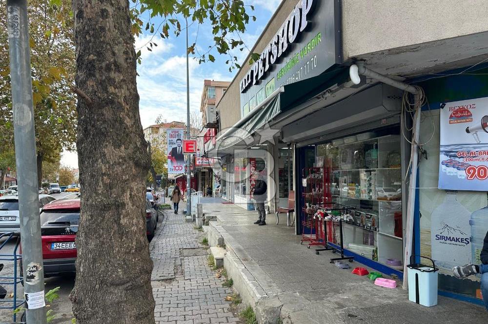 Cadde Üzeri, Kiracılı & Yüksek Arsa Paylı Satılık Dükkan!
