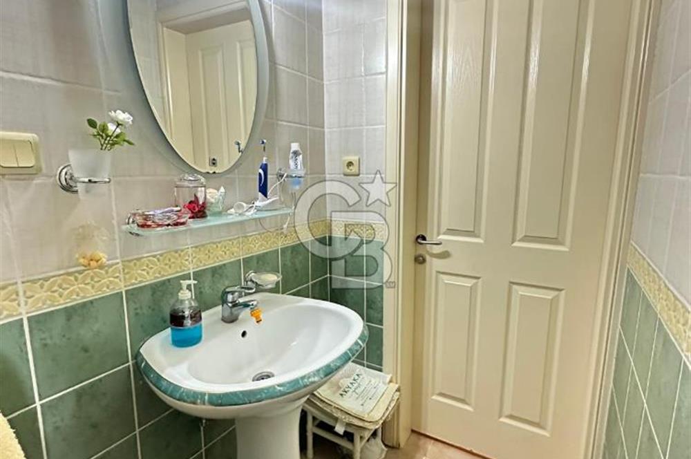 Bağbaşı Mah. Soylu Sitesi'nde 3+1 170M² Satılık Daire