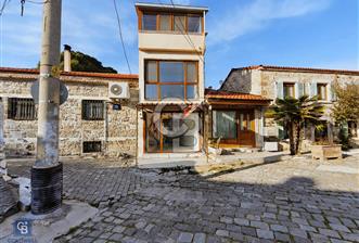 FOÇA MERKEZDE FIRSAT!! SATILIK 3 KATLI DÜKKAN DENİZE YAKIN - 1 - 340085