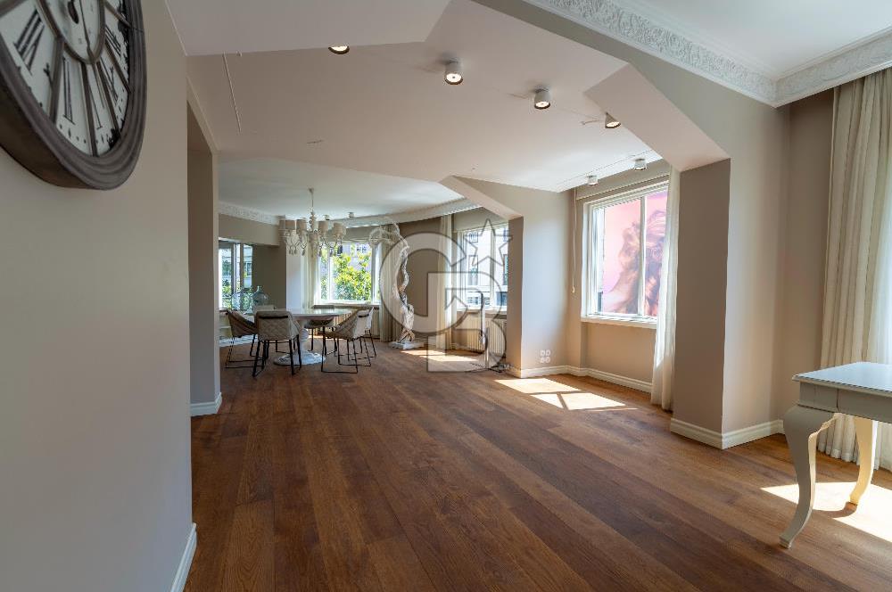 Abdi İpekçi’nin Kalbinde, İhtişamlı Bir Yaşam: 6+2 Birleşik Özel Kat