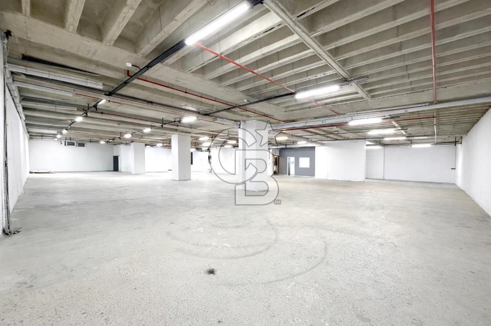 Ataşehir İFM'ye Komşu TEM Yanyolda Kiralık Depo-Ofis Alanı
