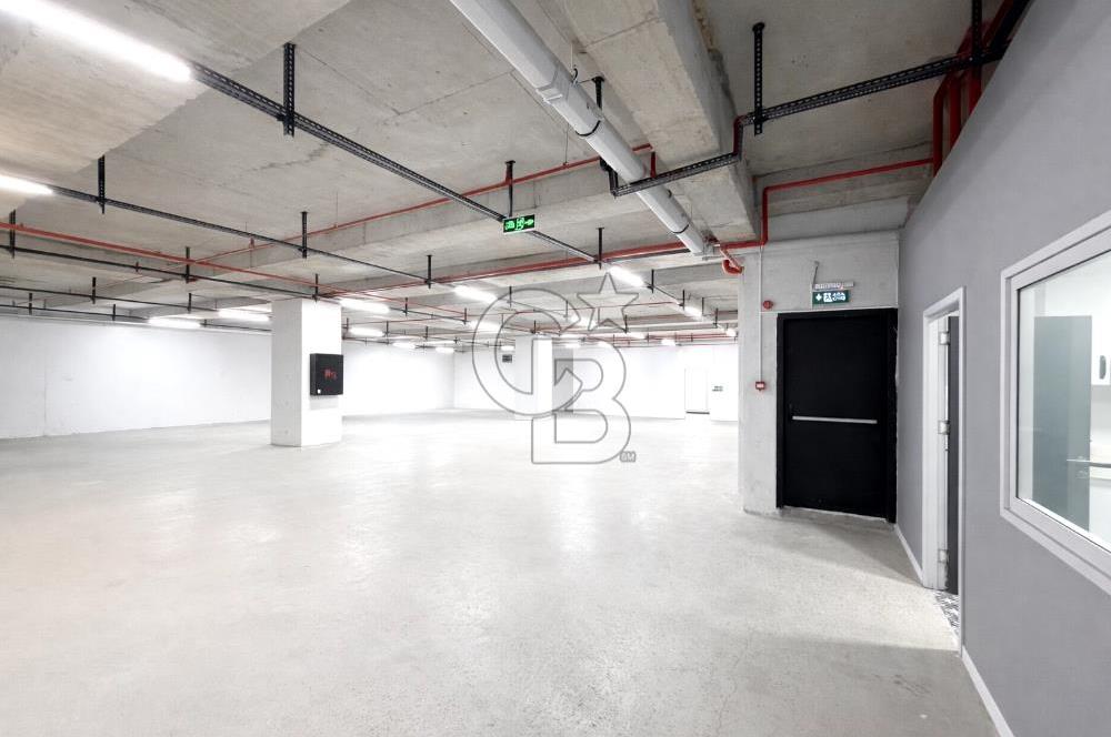 Ataşehir İFM'ye Komşu TEM Yanyolda Kiralık Depo-Ofis Alanı