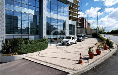 Ataşehir İFM'ye Komşu TEM Yanyolda Kiralık Depo-Ofis Alanı