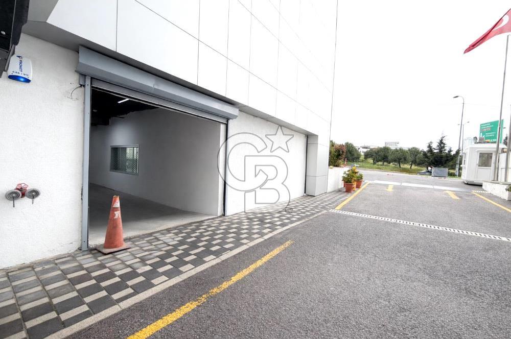 Ataşehir İFM'ye Komşu TEM Yanyolda Kiralık Depo-Ofis Alanı