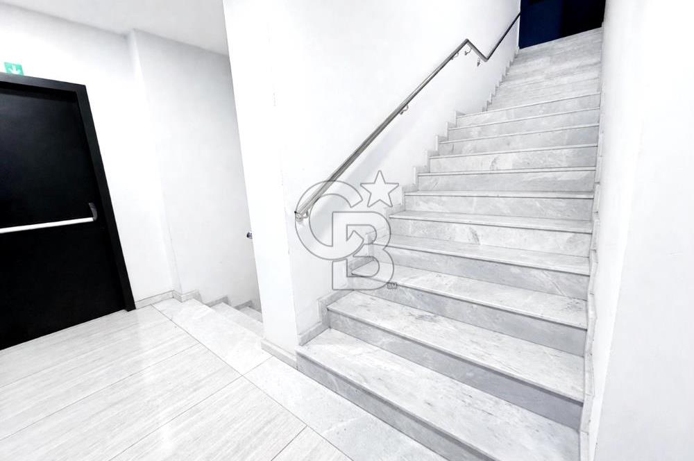 Ataşehir İFM'ye Komşu TEM Yanyolda Kiralık Depo-Ofis Alanı