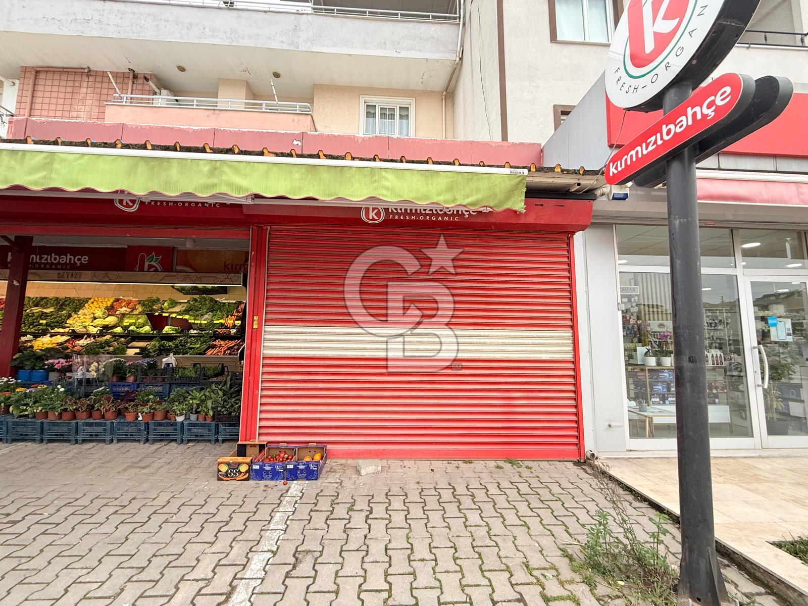 KARTEPE FSM'DE CADDE ÜZERİ 100M²  KİRALIK  DÜKKAN