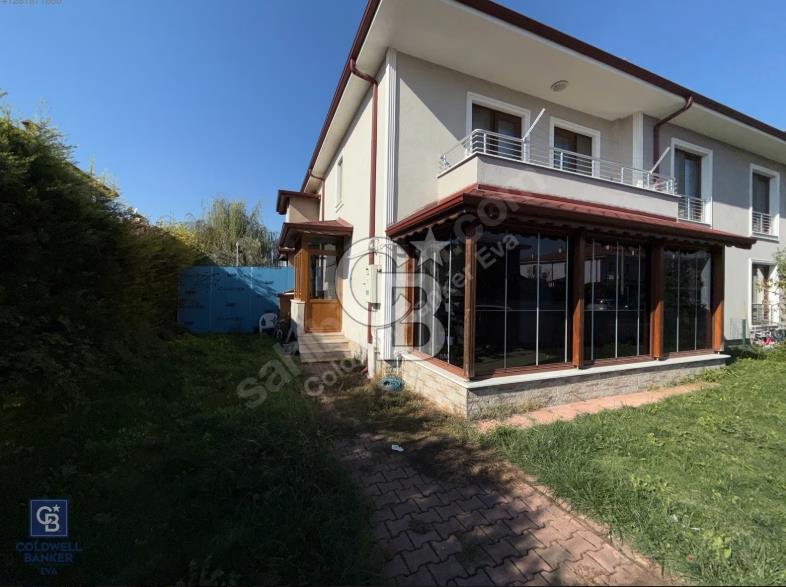 SERDİVAN YAZLIK MAH.NADİR EVLER SİTESİNDE ÖZEL YAPIM VİLLA