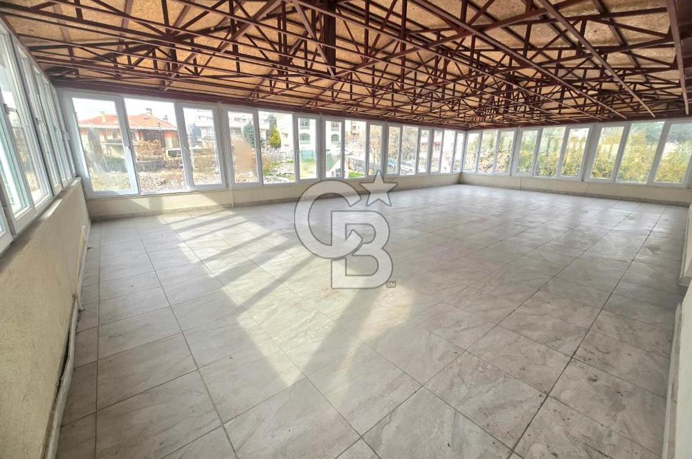 SANATORYUM CAD. ÜZERİ KOMPLE KİRALIK 4 KATLI YAPILI BİNA