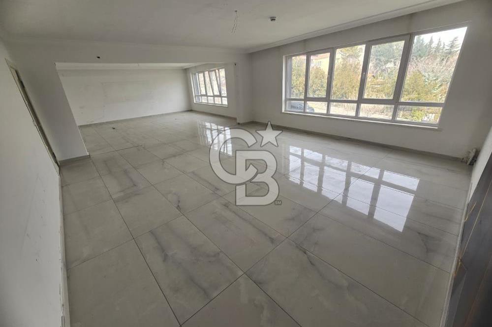 SANATORYUM CAD. ÜZERİ KOMPLE KİRALIK 4 KATLI YAPILI BİNA