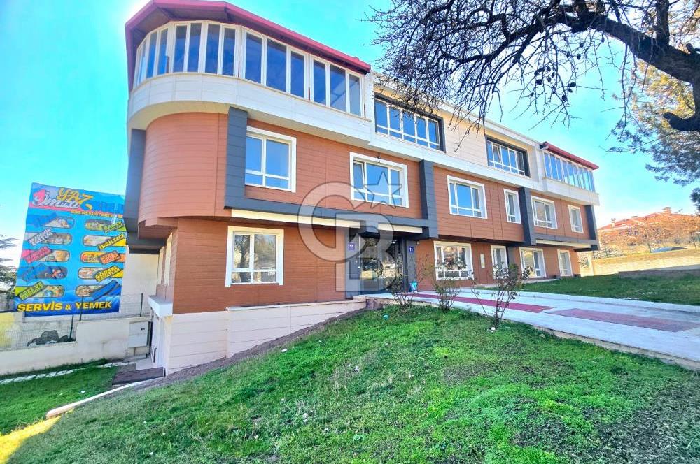 SANATORYUM CAD. ÜZERİ KOMPLE KİRALIK 4 KATLI YAPILI BİNA