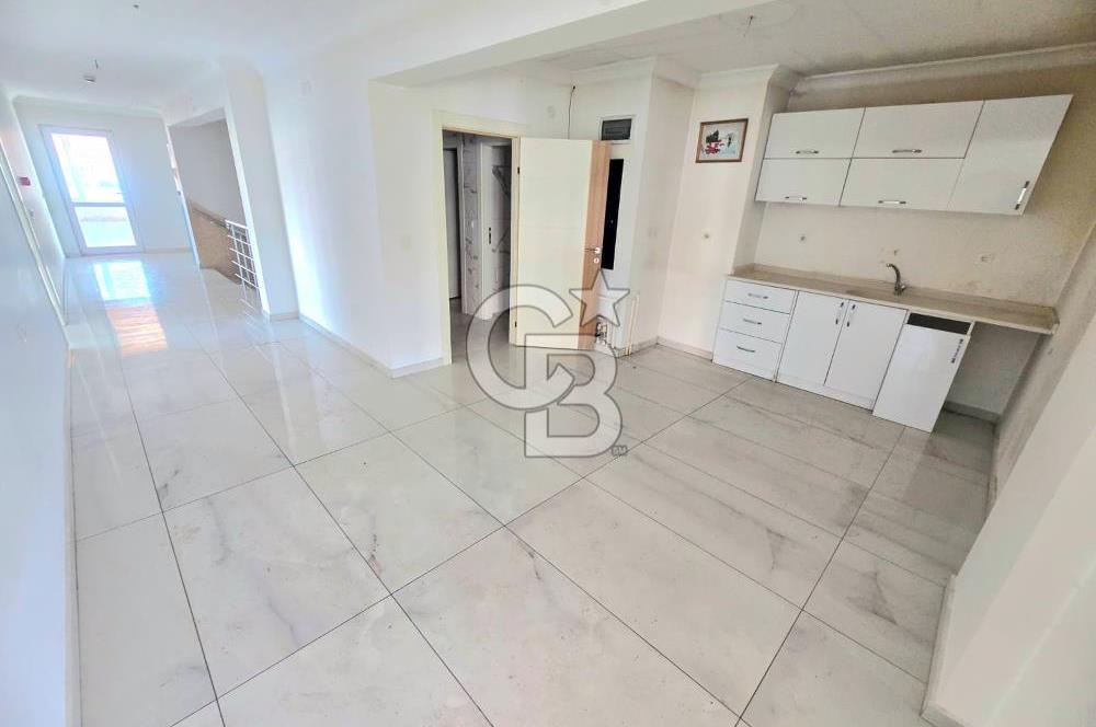 SANATORYUM CAD. ÜZERİ KOMPLE KİRALIK 4 KATLI YAPILI BİNA