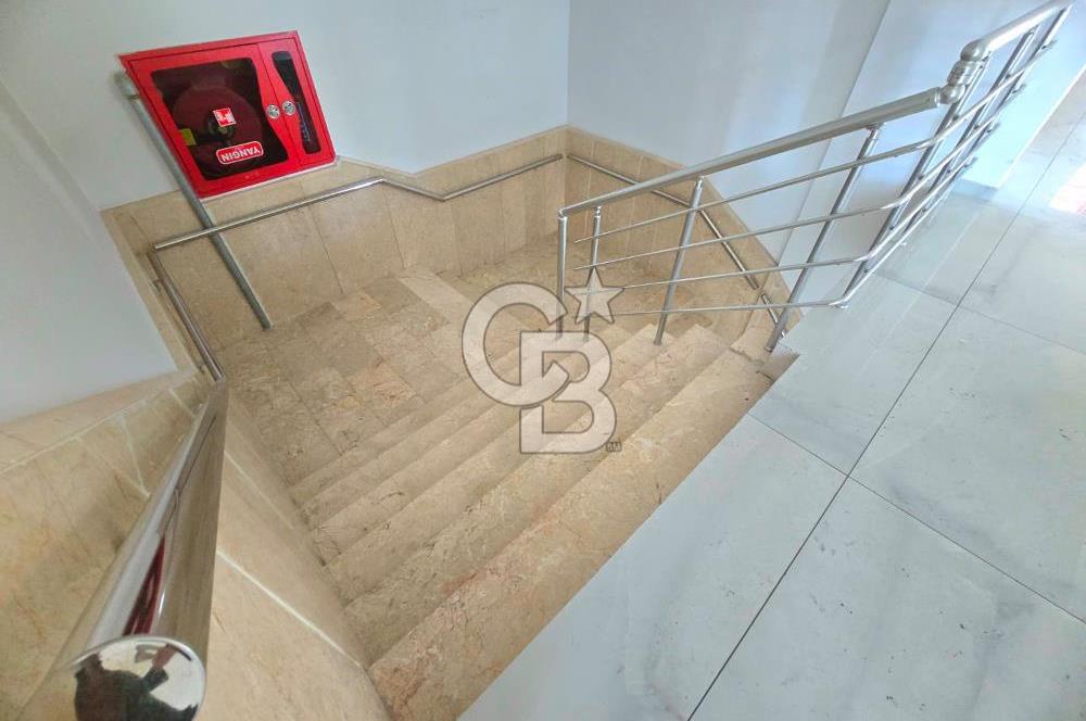 SANATORYUM CAD. ÜZERİ KOMPLE KİRALIK 4 KATLI YAPILI BİNA