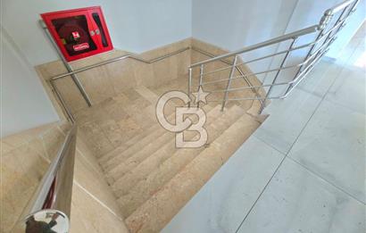 SANATORYUM CAD. ÜZERİ KOMPLE KİRALIK 4 KATLI YAPILI BİNA