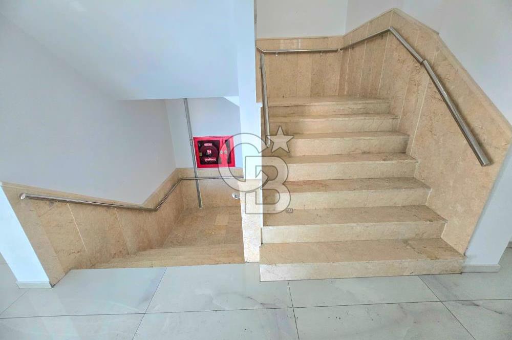 SANATORYUM CAD. ÜZERİ KOMPLE KİRALIK 4 KATLI YAPILI BİNA