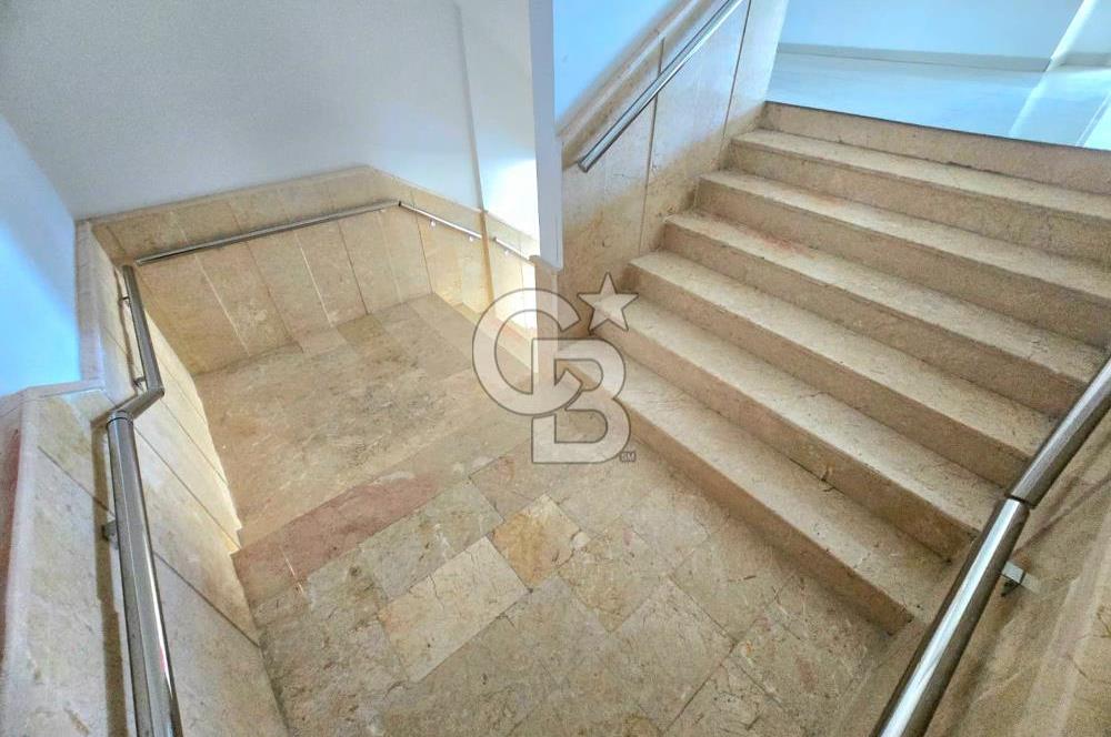 SANATORYUM CAD. ÜZERİ KOMPLE KİRALIK 4 KATLI YAPILI BİNA