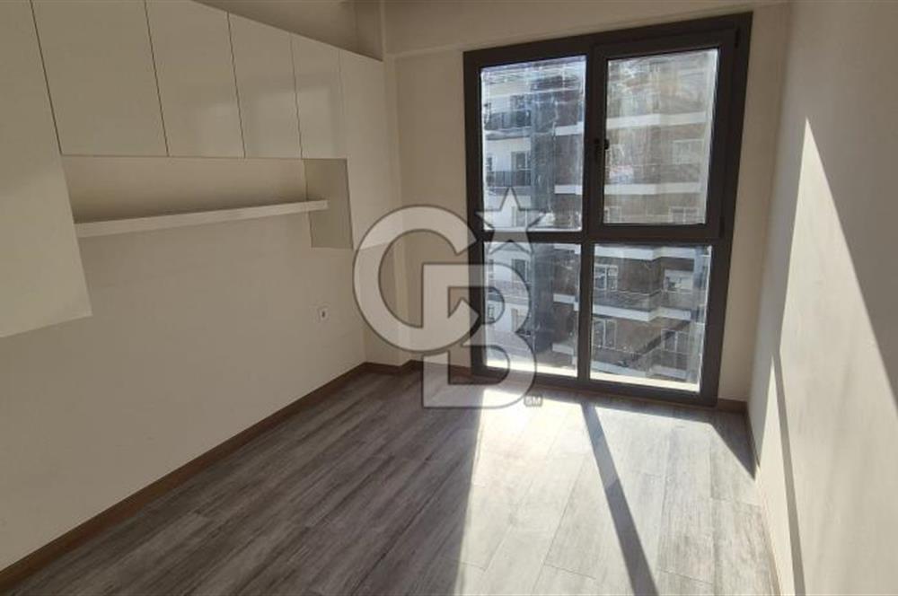 ÇİĞLİ MARKA 333 SİTESİ 1+1 BOŞ SATILIK DAİRE 