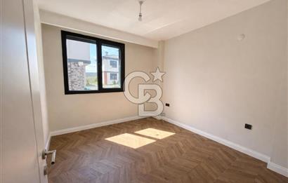 Küçükköy'de Havuzlu Site İçerisinde 4+1 Satılık Villa