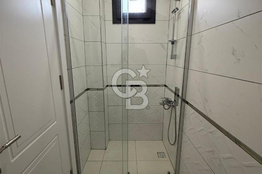 Küçükköy'de Havuzlu Site İçerisinde 4+1 Satılık Villa