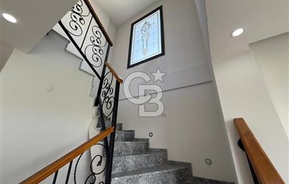 Küçükköy'de Havuzlu Site İçerisinde 4+1 Satılık Villa