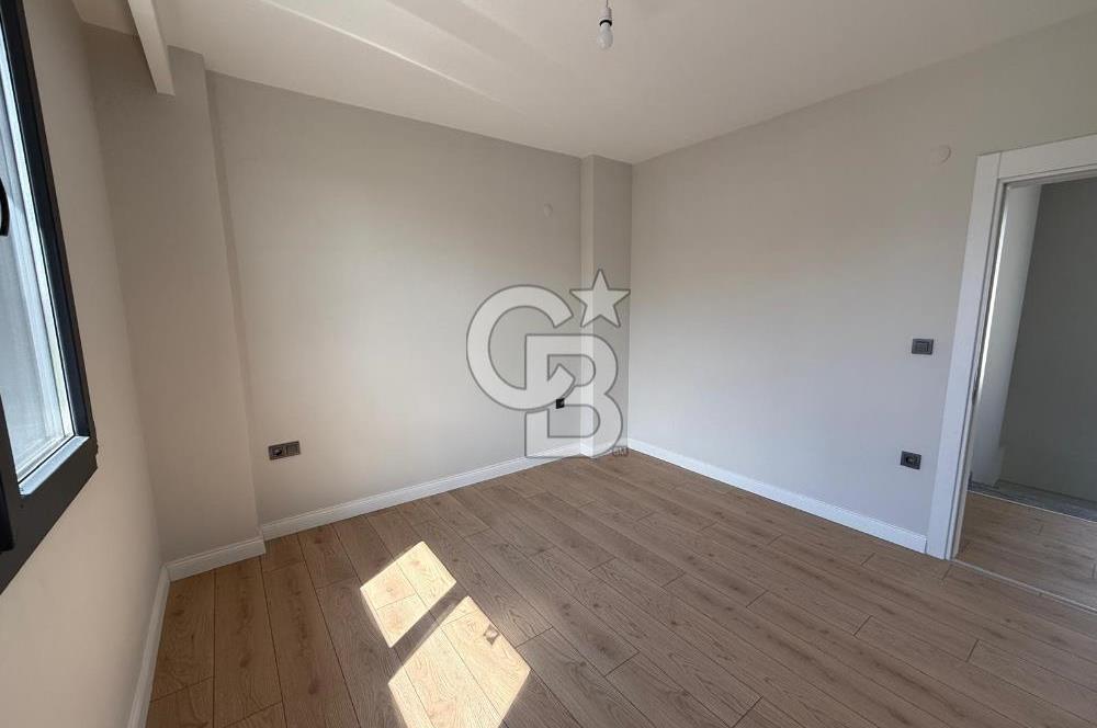 Küçükköy'de Havuzlu Site İçerisinde 4+1 Satılık Villa