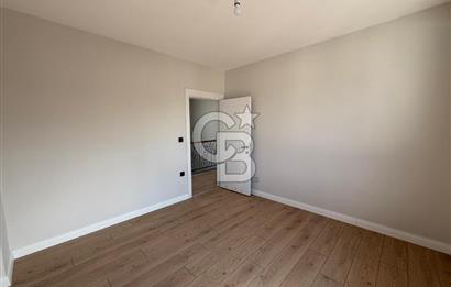 Küçükköy'de Havuzlu Site İçerisinde 4+1 Satılık Villa