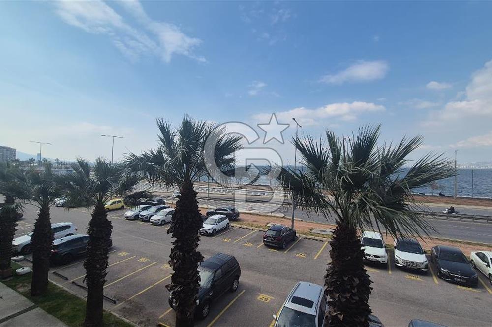 İzmir Küçükyalı'da Tadilatlı 3+1 Yalı Dairesi