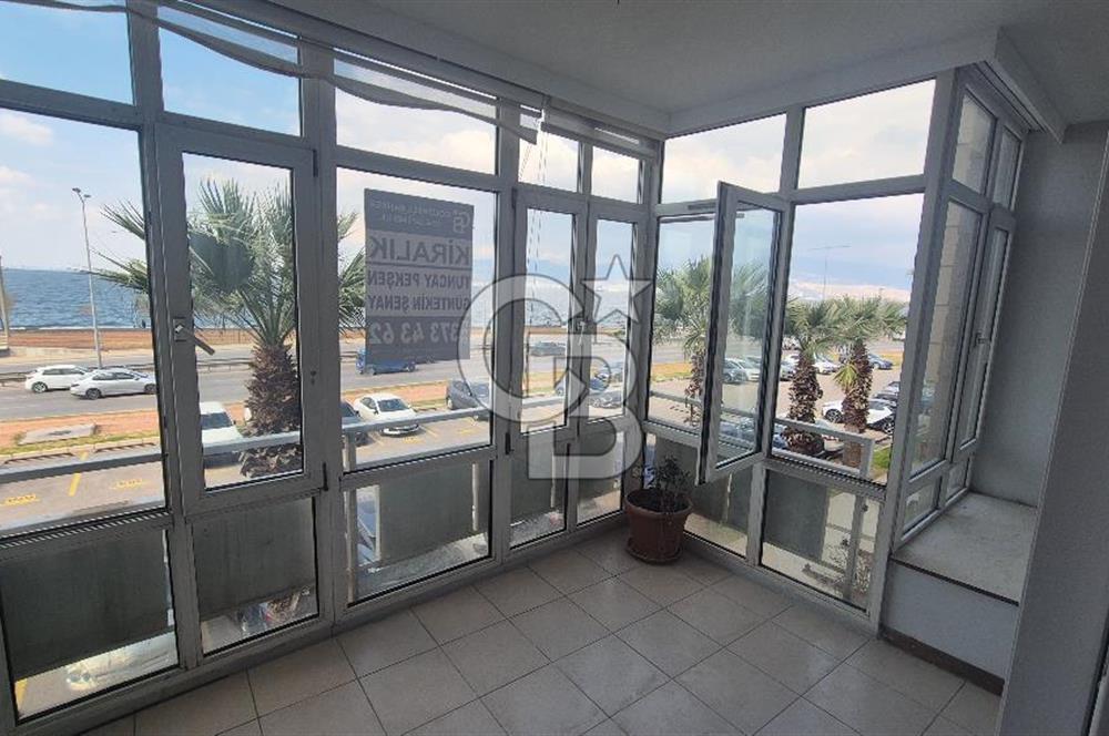 İzmir Küçükyalı'da Tadilatlı 3+1 Yalı Dairesi