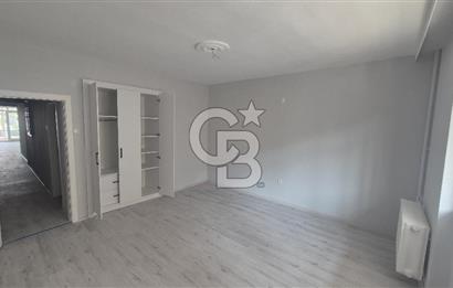 İzmir Küçükyalı'da Tadilatlı 3+1 Yalı Dairesi